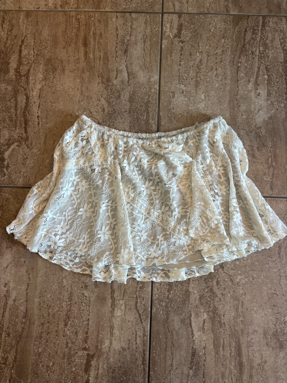 Vintage white lace cottage mini skirt with floral design